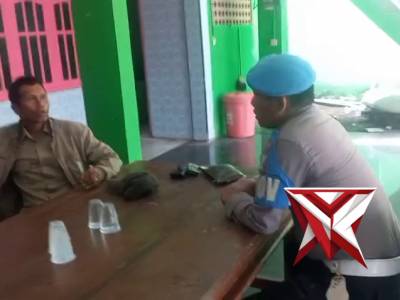 Polsek Ujungpangkah Sambang Desa Karangrejo