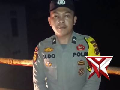 PENGECEKKAN DEBIT AIR SUNGAI OLEH PERSONIL POLSEK MUARA PINANG