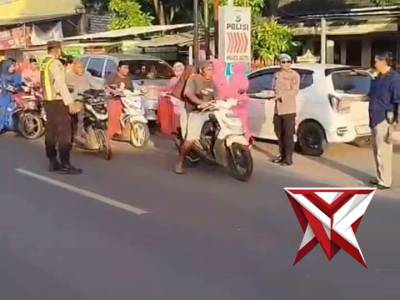 Polsek Bluto Berbagi Takjil