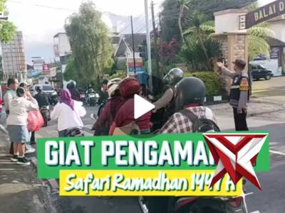 PAM PEMBAGIAN TAKJIL SUASANA BERJALAN AMAN LANCAR