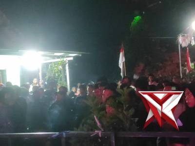 Anggota Polsek bersama anggota Koramil Peterongan laksanakan Pam hiburan dalam rangka HUT RI 80