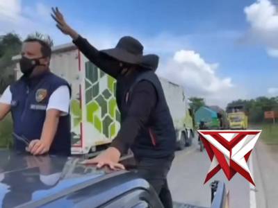 Personel Ops Ketupat Musi 2026 Polres Muba Sigap Urai Kemacetan Jalintim