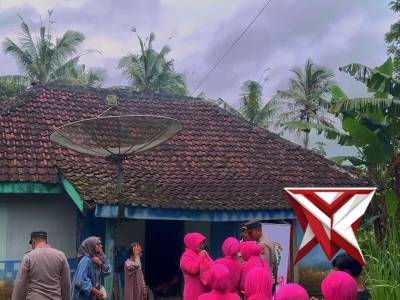 Giat Baksos Bhayangkari bersama Anggota Polsek Bantur di Desa Srigonco