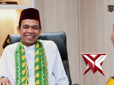 RK - Menjemput Kemuliaan dalam Pengabdian: Momen Khusyuk Kapolda Sumsel & UAS di Masjid Assa&rsquo;adah