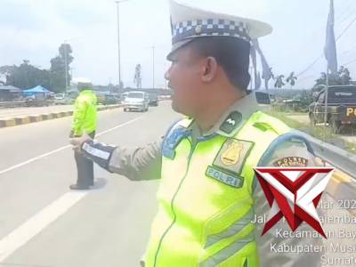 Pantauan arus lalu lintas di Jalan lintas timur Jambi - Palembang dalam rangka pengamanan arus balik