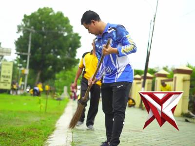 BERSIH BERSIH DI HARI JUMAT..CEP POLRES OKI HADIR