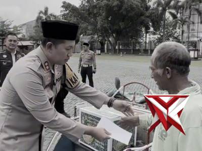 Menjelang Hari Raya Idulfitri, Polres Magetan membagikan bingkisan Lebaran kepada para pengemudi oje