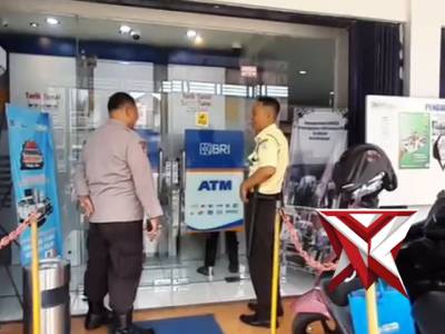 Kegiatan Rutin Polsek Kromengan - PoliceTube