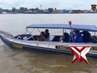 Kapal Pol V-1027 Upang telah dimodifikasi menjadi Ambulans Apung