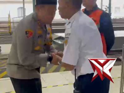 Pemantauan arus mudik di Stasiun Jombang - PoliceTube