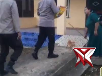 *Polsek BTS Ulu Laksanakan Jum'at Berbagi*