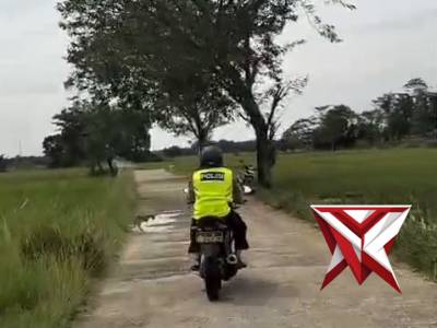 KAPOLSEK BMT IPTU SWISSPO,SH.MH & PIKET SAMAPTA MELAKSANAKAN PATROLI RODA 2 KRYD ANTISIPASI 3 C