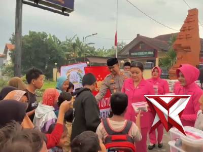 Polres Tegal Kota Berbagi Takjil