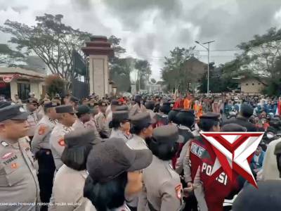 PENGAMANAN AKSI PENYAMPAIAN PENDAPAT DI KOTA AMBON - PoliceTube