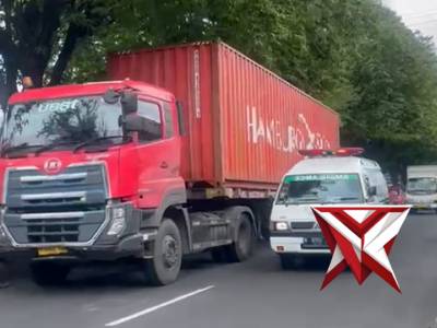 Quick respon ambulan - PoliceTube