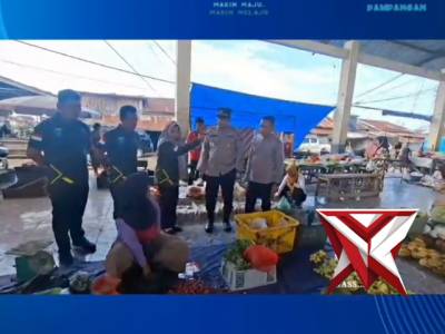 Patroli sambang di pasar cek sembako