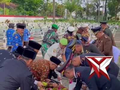 Kapolres Blitar Kota, AKBP Titus Yudho Uly, S.I.K., M.Si. menghadiri Ziarah