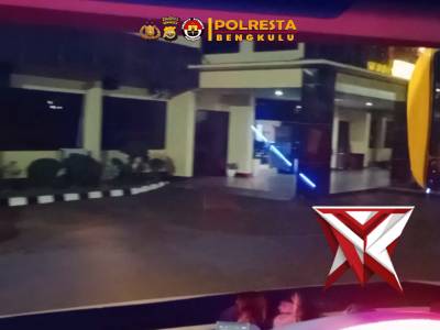 Personel Polresta Bengkulu yang tergabung dalam Kegiatan Rutin Yang Ditingkatkan (KRYD) Regu IV mela