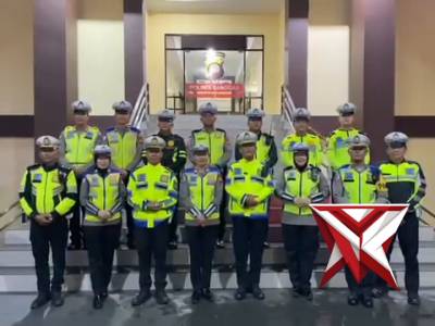 Keluarga besar Satuan Lalu Lintas Polres Sanggau mengucapkan Minal Aidzin Wal'faidzin - PoliceTube