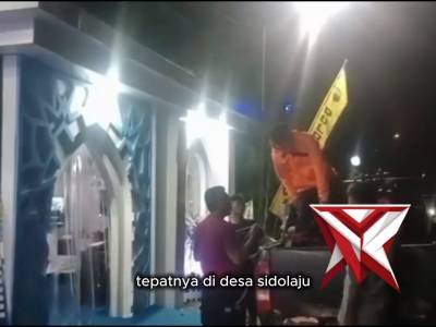 PERSONEL POS TERPADU MONUMEN SOERJO NGAWI BANTU WANITA TUNA RUNGU YANG TERSESAT