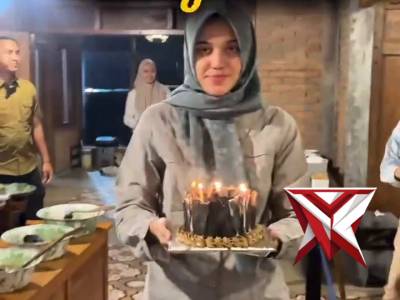 SURPRISE ULANG TAHUN KASI HUMAS