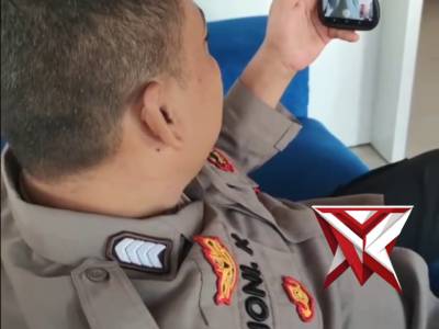 balik ramainya arus mudik Lebaran 2026, operator layanan 110 Polres Tegal Kota tetap siaga 24 jam.