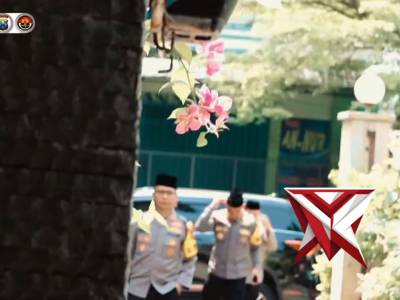 Silaturahmi Lebaran, Kapolres Trenggalek Sowan Sejumlah Tokoh Agama

Kepala Kepolisian Resor Trengga