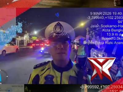 *Satlantas Polresta Bengkulu Laksanakan Patroli Blue Light dan Pengaturan Lalin di Masjid At-Taqwa*