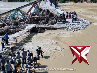 Kepala Kepolisian Daerah Sumatera Selatan Beserta Staff dan Jajaran Serta Bhayangkari Mengucapkan