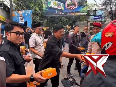 BERBAGI TAKJIL SAT RES NARKOBA POLRESTABES BANDUNG - PoliceTube