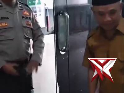 Personel Polsek Katapang melaksanakan kegiatan patroli sambang ke Kantor Desa Gandasari