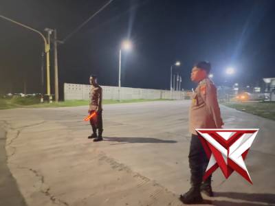 Polsek Merakurak melaksanakan Patroli Blue light pada malam hari.