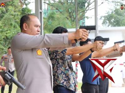 Latihan Menembak / Zero Senpi genggam Kapolres Muara Enim dan Para PJU Yang Ditunjuk