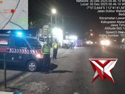 Anggota unit Sabhara Polsek Lawang Laksanakan Kegiatan rutin patroli Blue Light di Daerah Lawang