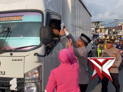 BERBAGI BERKAH TAKJIL GRATIS POLRES ABDYA