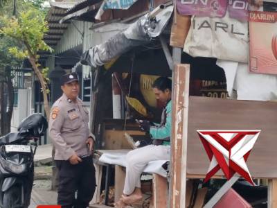 Polsek Wonocolo Patroli Siang Hari Cegah Gangguan Kamtibmas