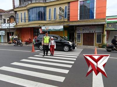 Giat Pelayanan Masyarakat Poros Pagi Wilayah polsek Dau - PoliceTube