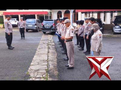 Dipimpin Panit Sabhara Polsek Lawang Ipda Hartono di Depan Mapolsek Lawang