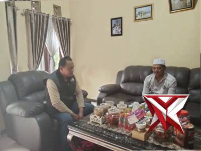 Kanititelkam Polsek Tumpang (Aipda Susanto) melaksanakan Silaturahmi terhadap Bpk H. Nuryadi - PoliceTube