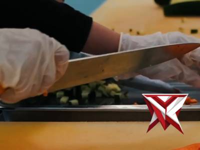 Kapolri Kunjungi SPPG Paakri Polda Sumsel, Relawan Terima Tali Asih