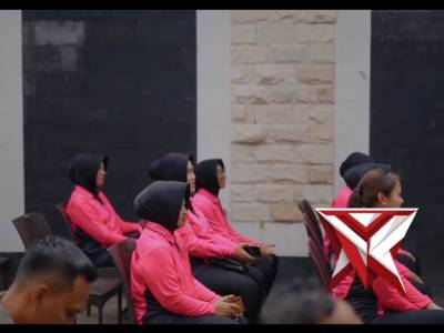 Peletakan Batu Pertama Pembangunan Kantin Pink Kemala Polres Kediri - PoliceTube