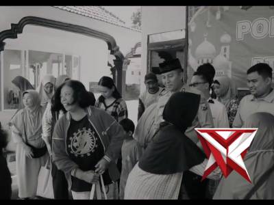 Bersama PT Zain Putra, Polres Kediri Gelar Baksos Penyaluran Zakat untuk Warga Plosoklaten