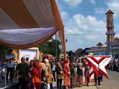Kapolres OKI mehadiri kegiatan Adat Midang Morge Siwe Kayuagung Kab. OKI.