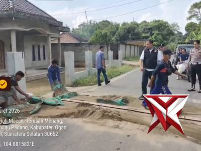 Anggota polsek sp padang membongkar galian C,yg mengganggu masyarakat