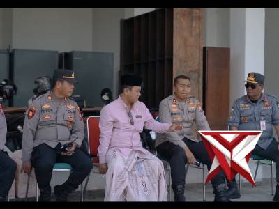 Kapolres Kediri Meninjau Latihan Dalmas Satsamapta Polres Kediri bersama Satpol PP Kabupaten Kediri - PoliceTube