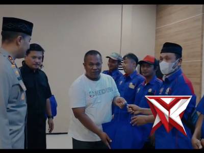 Aksi Berbagi di Bulan Ramadan, Polres Kediri Bersama Serikat Pekerja Bagikan Ratusan Takjil Hingga S