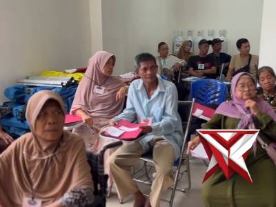 Polwan Polda Kalbar melaksanakan kegiatan Baksos berupa operasi gratis dalam rangka HUT Polwan Ke-77