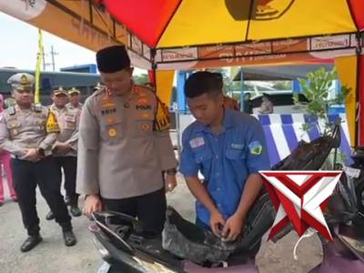 Bersama Bhayangkari, Polres Magetan melakukan pengecekan Pos Pengamanan dan Pos Pelayanan Ops Ketupa