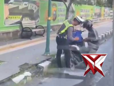 POLISI MENGABDI KEPADA MAASYARAKAT