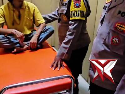 Polsek Ngariboyo sigap melakukan evakuasi dan pendampingan terhadap ODGJ di Desa Selotinatah.